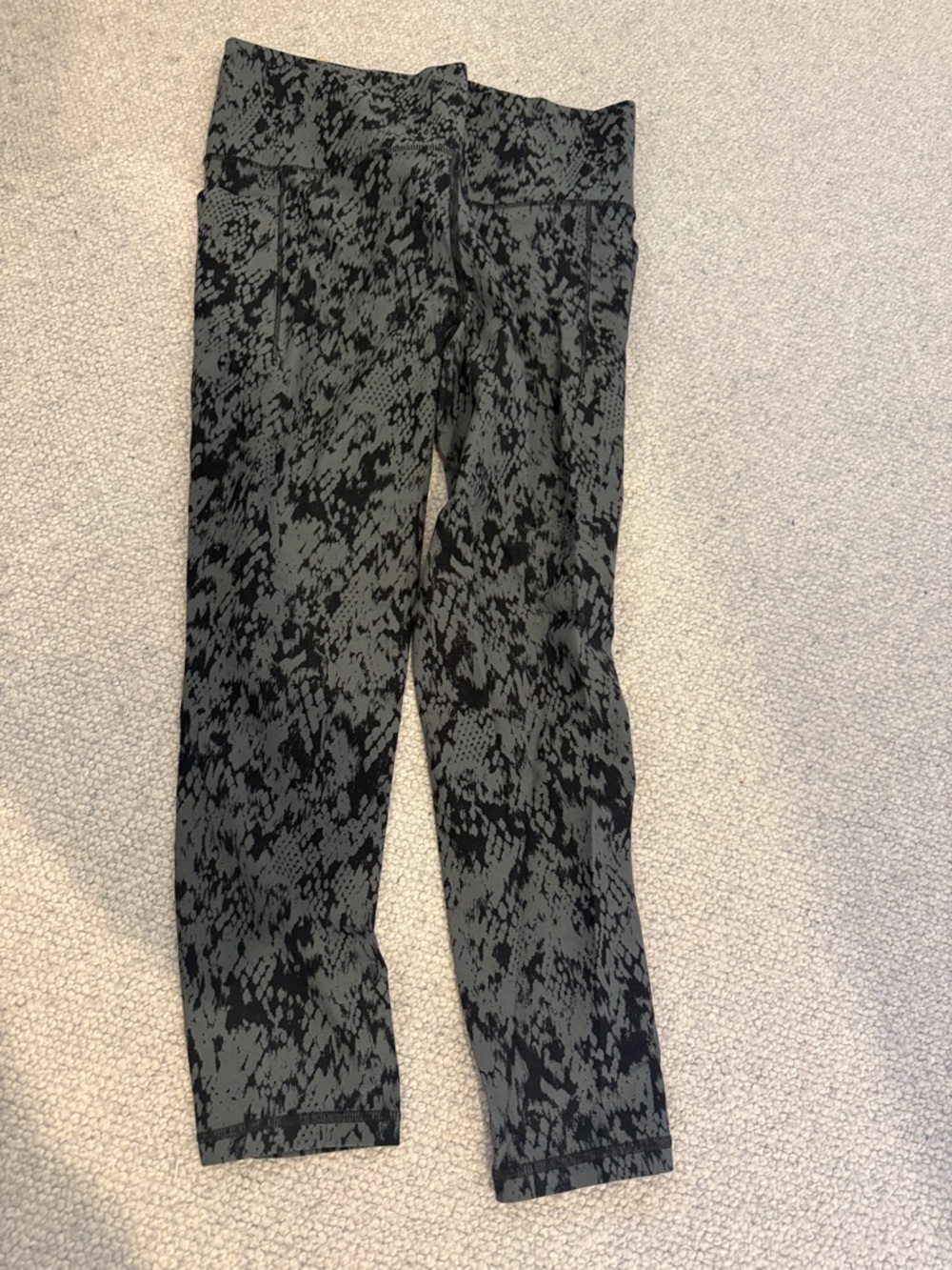 Athleta Black and Gray Abstract Print Leggings
